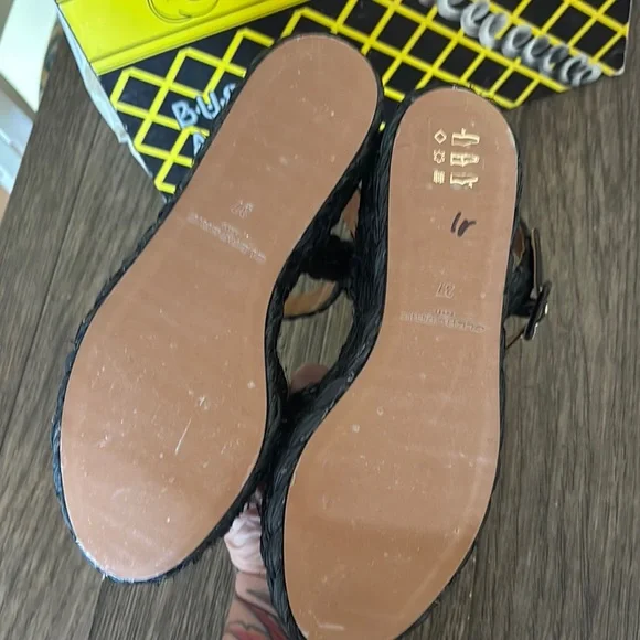 Robert Clergerie Black Sandals Elegant Design - Picture 3 of 4